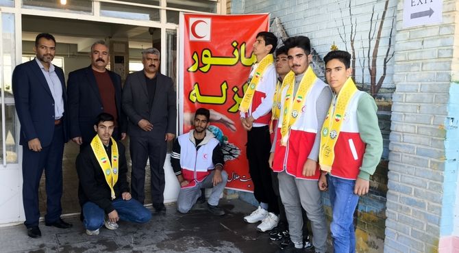 مانور سراسری زلزله در هنرستان کار و دانش رهبری