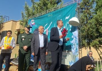  نواختن زنگ مهر و مقاومت در دبیرستان رازی شیراز 