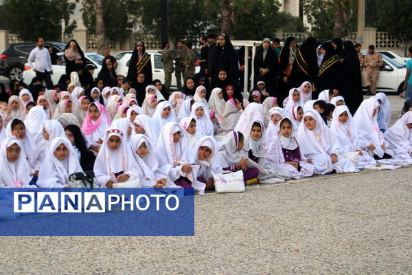 مهمانان ماه خدا اجتماع بزرگ دانش‌آموزان بوشهری 