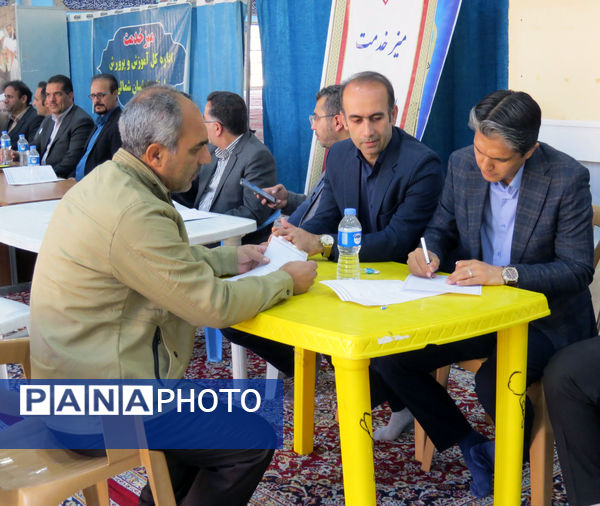 برپایی میز خدمت آموزش و پرورش خراسان شمالی