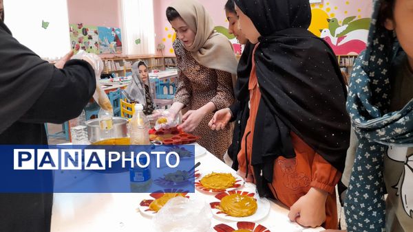 آموزش دوخت مقنعه و پخت و تزیین حلوا در کانون شماره 4 قم