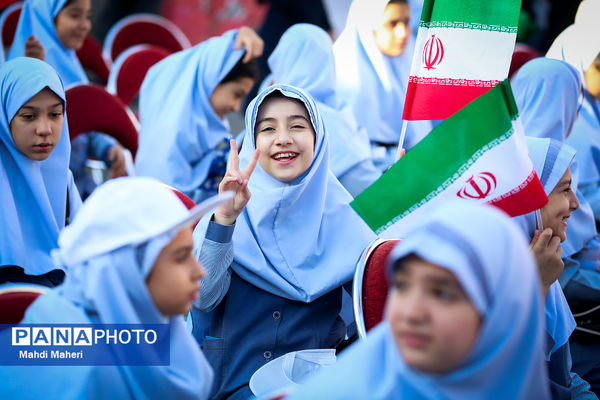 نواختن زنگ آغاز سال تحصیلی با حضور رئیس جمهوری