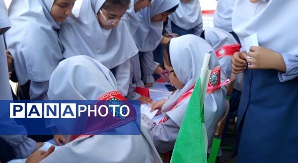 جشن مشارکت دانش‌آموزان؛ برگزاری انتخابات شورای دانش‌آموزی در مدرسه پیامبر اعظم(ص)