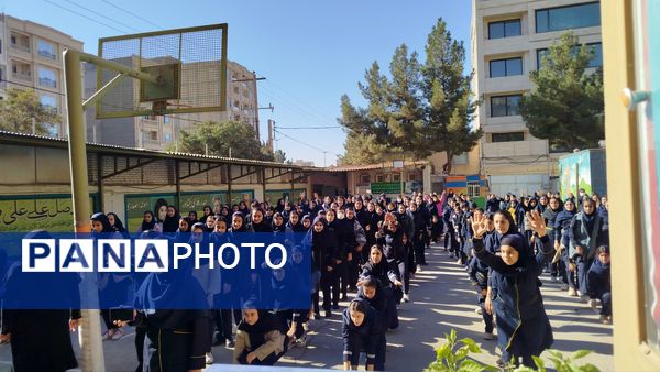 مسابقات ورزشی به مناسبت هفته بهداشت و روان در دبیرستان پیرایش یک
