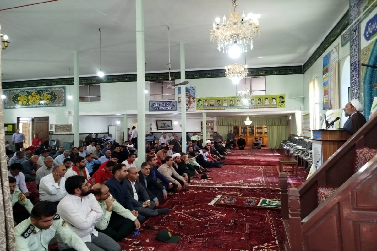 جامعه از خالی بودن مساجد آسیب میبیند