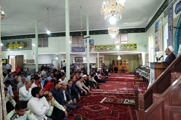 جامعه از خالی بودن مساجد آسیب می‌بیند