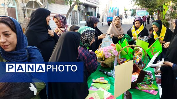 جشن وحدت و ولایت با حضور پرشور دانش‌آموزان اسکو