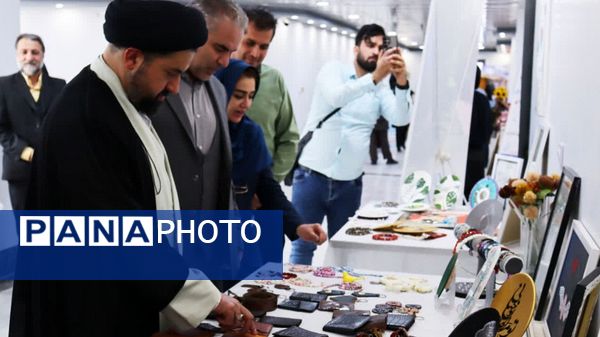 نمایشگاه دستاورد‌های هنری معلولان اعصاب و روان در محمدشهر کرج