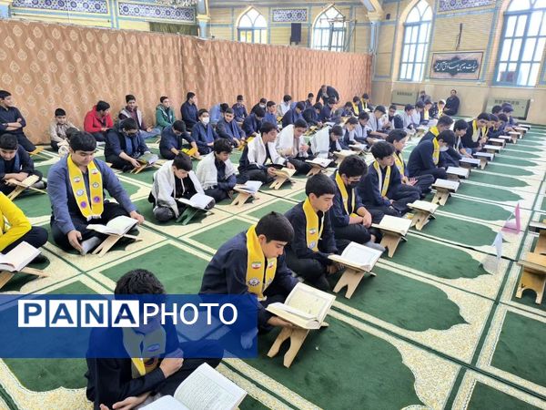 محفل انس با قرآن در دبیرستان سما 