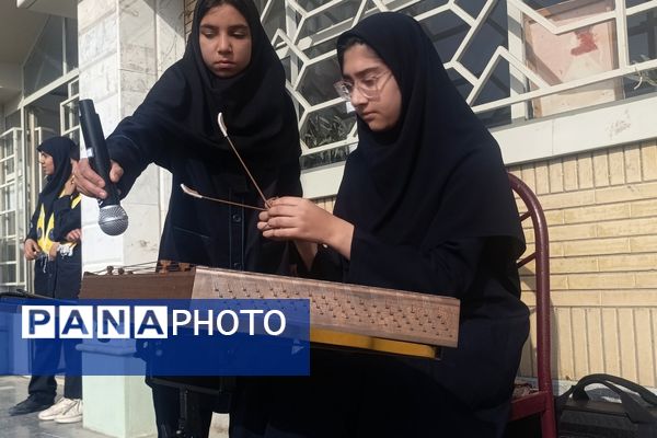 مراسم ولادت حضرت فاطمه زهرا (س) و روز مادر در دبیرستان مهر نیشابور