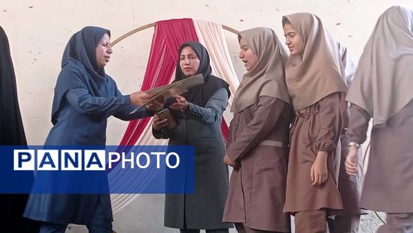 تجلیل از فرشتگان دانش