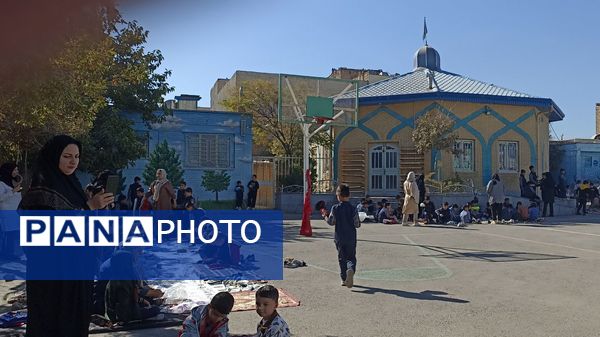 ترویج تغذیه سالم با برگزاری اردوی حیاطی در دبستان فطرت
