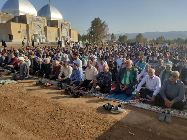 اقامه نماز عید سعید فطر در بهاباد