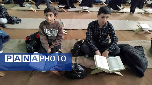 جشن چلچراغ آیه‌ها در سالن ورزشی ۲۲ بهمن اهر