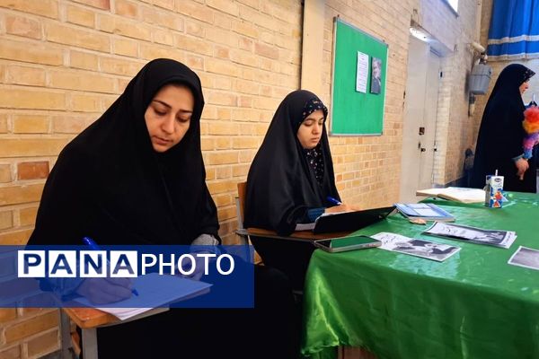 حضور پررنگ بسیجیان و اقشار مختلف مردم در نماز جمعه صفادشت