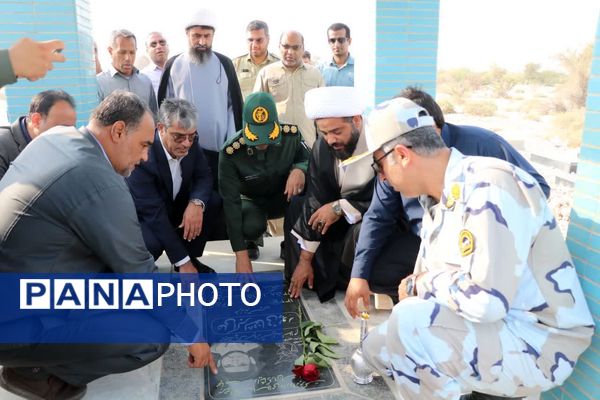 تجدید میثاق با شهدا و آرمانهای انقلاب در آغاز هفته دفاع مقدس