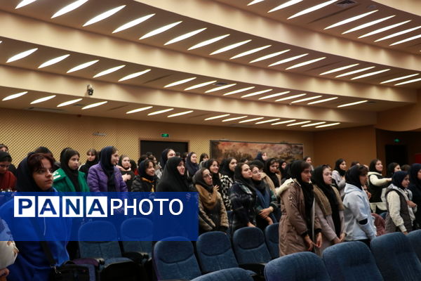 کارگاه آموزشی مهارتی دانش‌آموزان دختر نواحی پنجگانه تبریز در محیط خارج از مدرسه