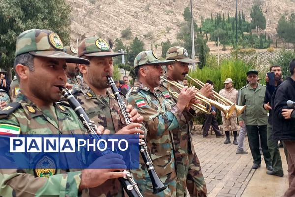 تشییع پیکر پاک و مطهر شهدای گمنام در شیراز 