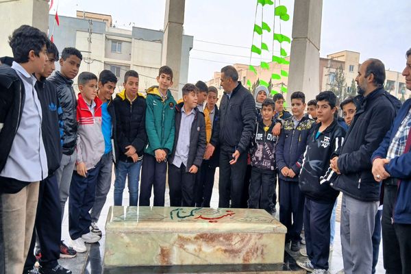 نخستین سالگرد تدفین شهید گمنام در مسجد ولیعصر(عج) نظرآباد