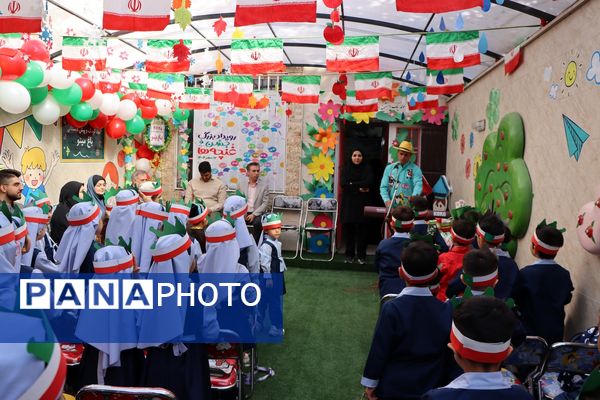 غنچه های بهارستانی آغاز سال تحصیلی را جشن گرفتند