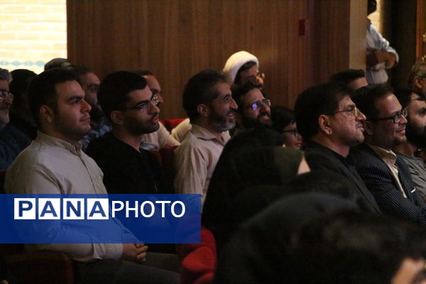 رونمایی از مستند علی نفتی دفاع مقدس در یزد