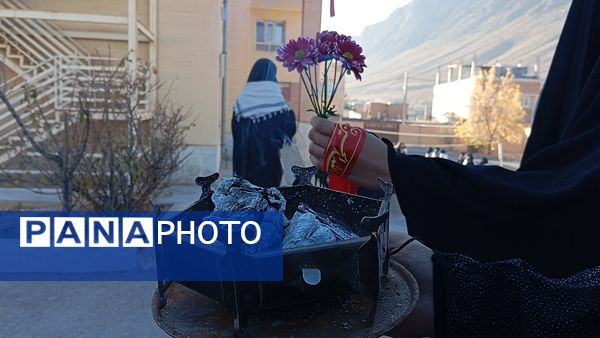 رویداد «لاله‌های روشن» همراه با استقبال از شهید گمنام