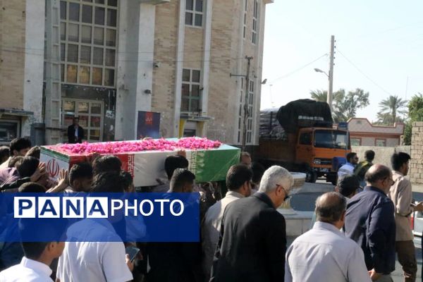 تشییع پیکر شهید گمنام در قلعه‌گنج همراه با حضور گسترده مردم