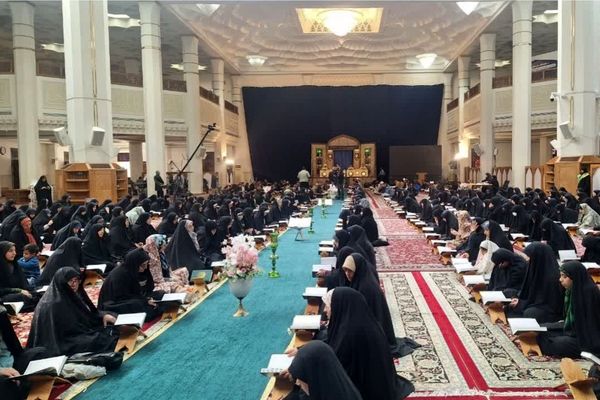 مراسم جز خوانی قران در حرم اهل بیت(ع)