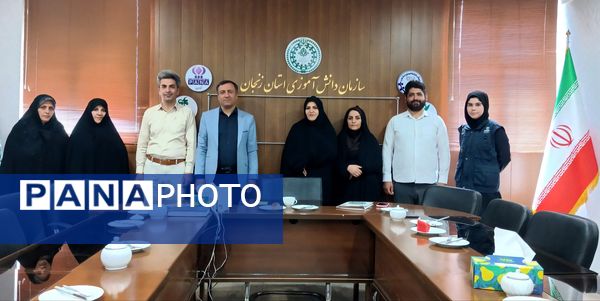 بازدید مدیر آموزش و پرورش ناحیه یک زنجان و تجلیل از فعالان خبرگزاری پانا در استان