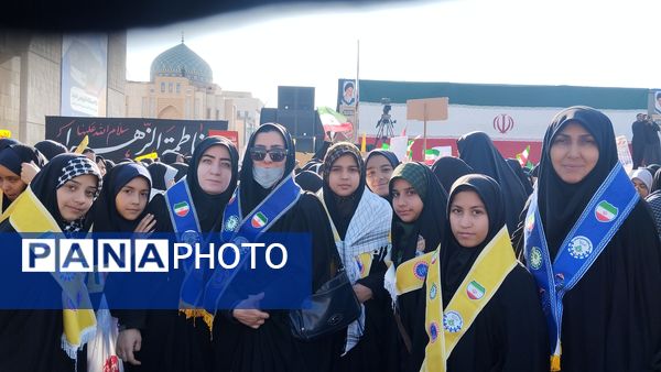 ۱۳ آبان روز دانش آموز و استکبار ستیزی