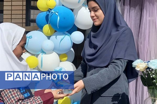 برگزاری مراسم بزرگداشت یاد و خاطره شهدای دانش‌آموز و جشن روز دانش‌آموز در مدارس شهرستان ملارد