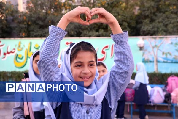 صبحگاه دانش در دبستان رجبی گرگان