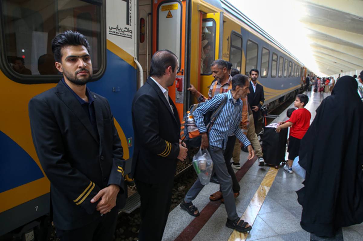 قطار ۵ ستاره رویال، بندرعباس را به مشهد رساند