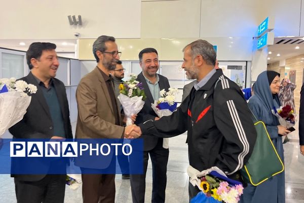 مراسم استقبال از نخستین کاروان عمره‌گزاران دانش‌آموزی با حضور مدیرکل آموزش و پرورش شهرستان‌های استان تهران