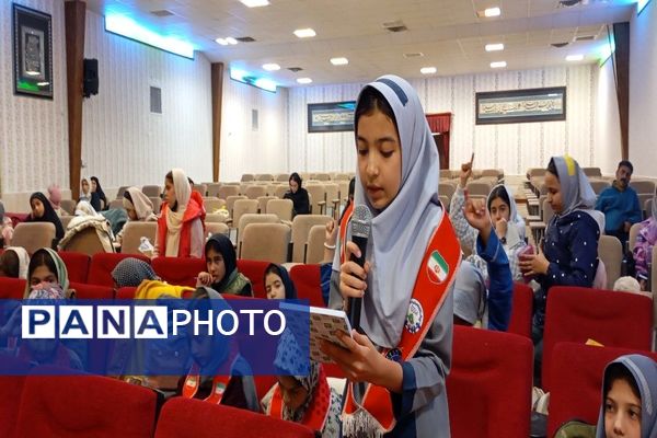 کلاس آموزشی خبرنگاری در کانون مهر تابان نیشابور