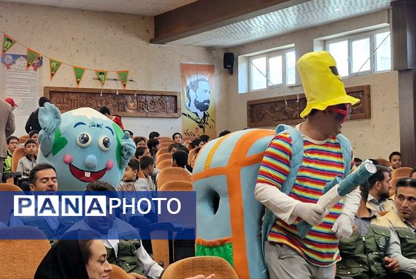 افتتاحیه طرح پسماند صفر در دبستان شاهد حیات ناحیه 3 شیراز