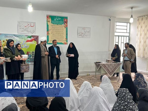 آیین تجلیل از برگزیدگان مسابقات قرآنی، فرهنگی و هنری در خاتم