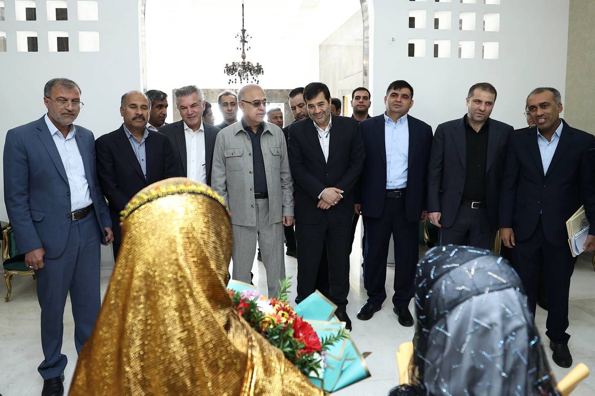 وزیر ورزش با رضازاده و استیلی وارد بندرعباس شد