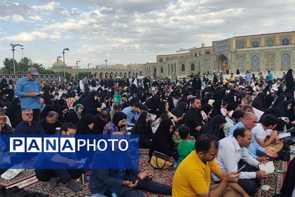 برگزاری مراسم پر فیض دعای عرفه در حرم مطهر رضوی