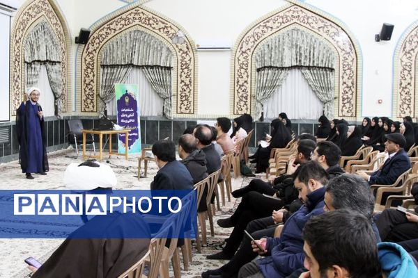 برگزاری جلسات سلسله مباحث آشنایی با جنگ شناختی و رسانه در کاشمر
