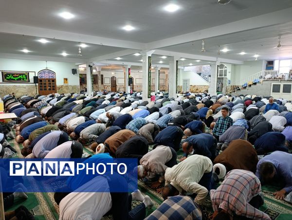 حضور دانش‌آموز خبرنگاران پانا در نماز جمعه به مناسبت روز خبرنگار