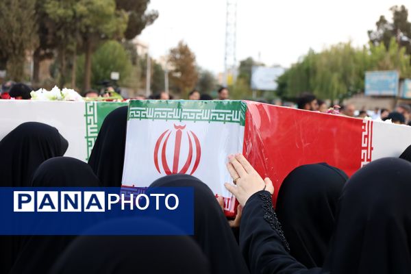 مراسم تشییع شهدای گمنام و یوم الزهرا در کرج