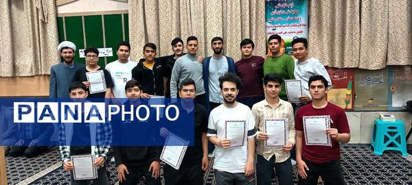 اعتکاف دانش‌آموزان پسر در شهرستان فاروج 