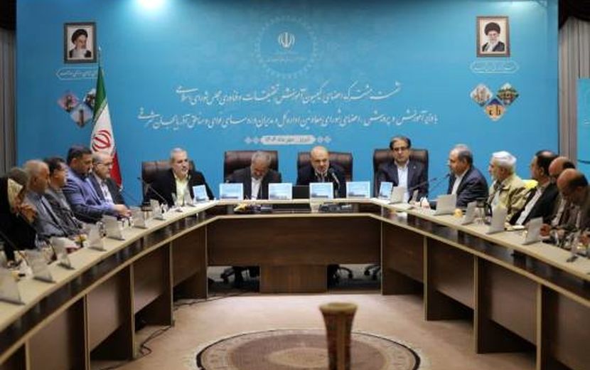 نشست تخصصی کمیسیون آموزش، تحقیقات و فناوری مجلس با وزیر آموزش و پرورش در آذربایجان شرقی