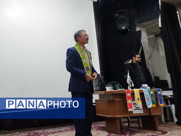 کارگاه توانمند‌سازی مربیان پیشتاز اداره آموزش و پرورش شهرستان کاشمر