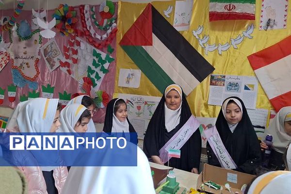 برگزاری نمایشگاه عفاف و حجاب و مشاغل در مدارس ناحیه دو شهرری 