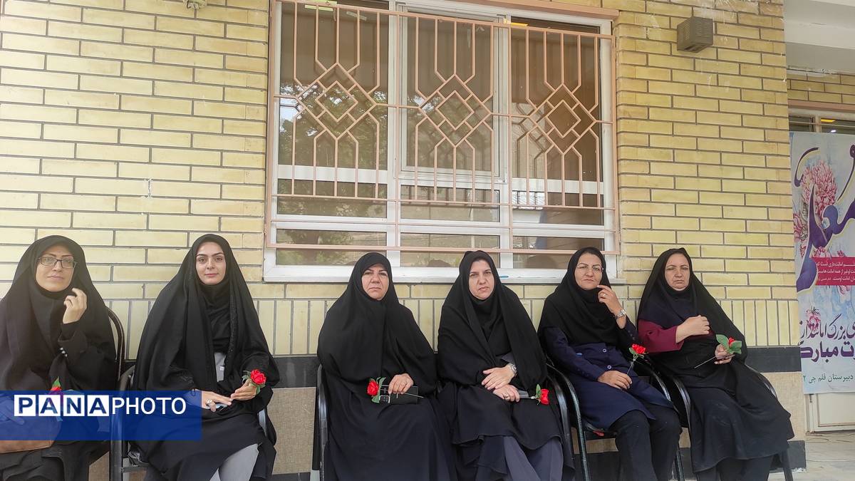 جشن سپاس معلم در دبیرستان قلم چی ۲