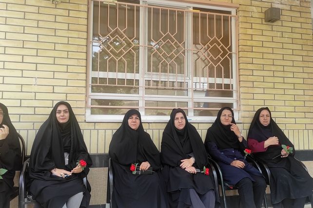 جشن سپاس معلم در دبیرستان قلم چی ۲