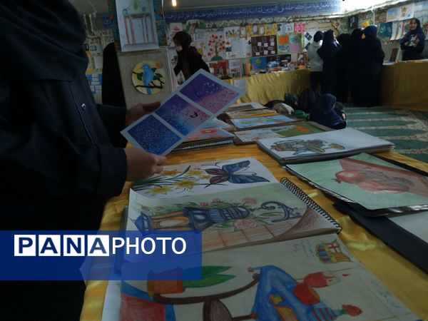 جشنواره هنری «ماها» در دبیرستان معراج ناحیه یک کرج 