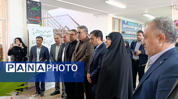 بازدید مدیرکل امور شاهد وزارت آموزش و پرورش از دبیرستان شاهد زینبه